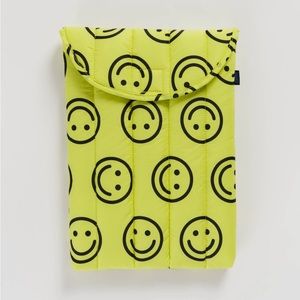 Baggu 15” smiley face laptop sleeve